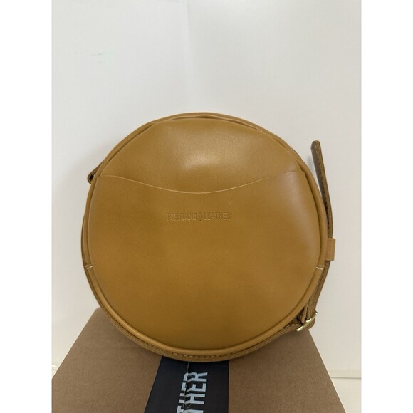 Portland Leather Goods PLG Mango Large Circle Crossbody - Picture 2 of 7
